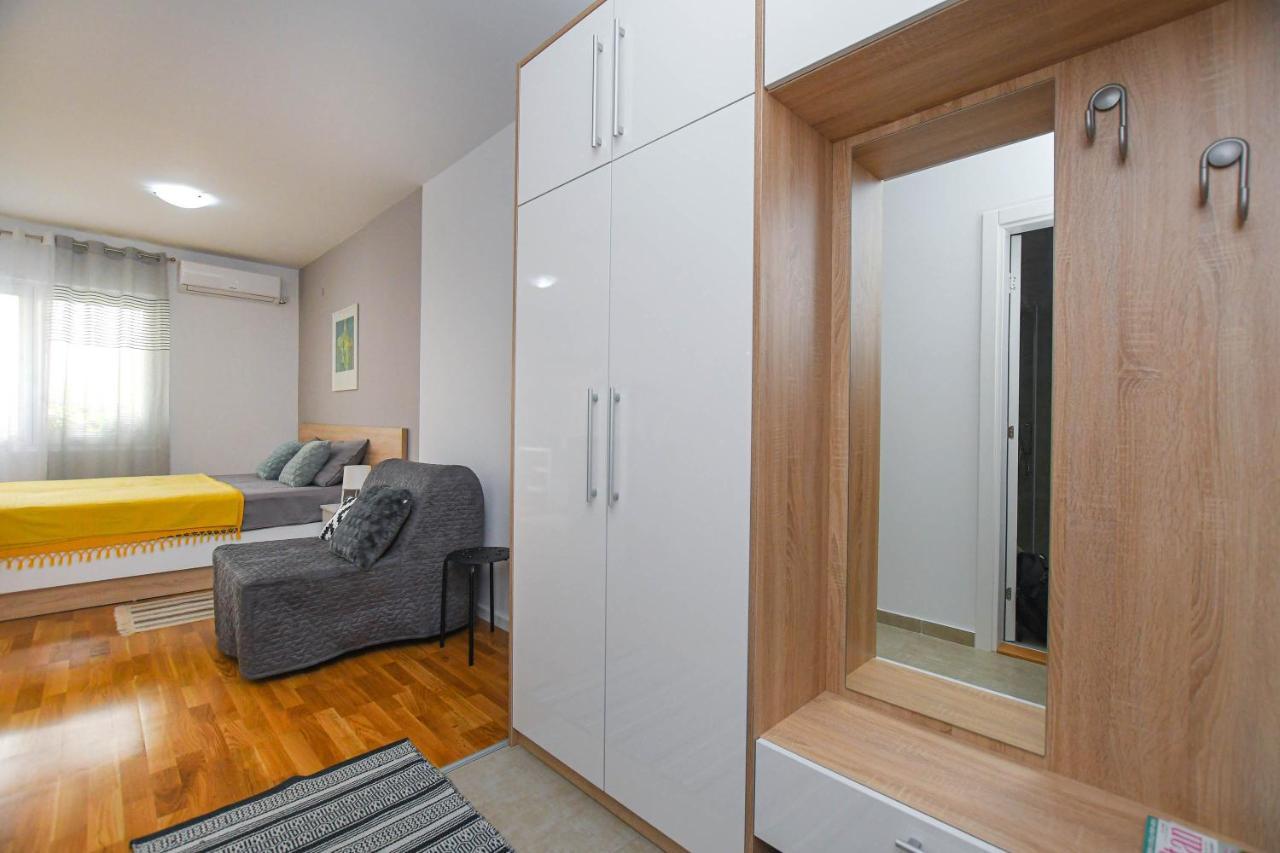 Apartment Plaza Кладово Экстерьер фото