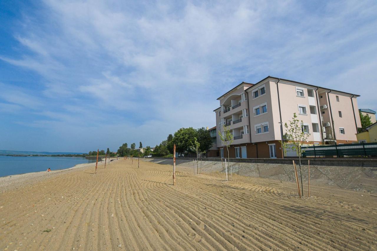 Apartment Plaza Кладово Экстерьер фото